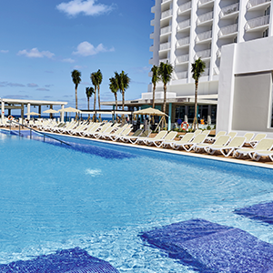 RIU PALACE PARADISE ISLAND